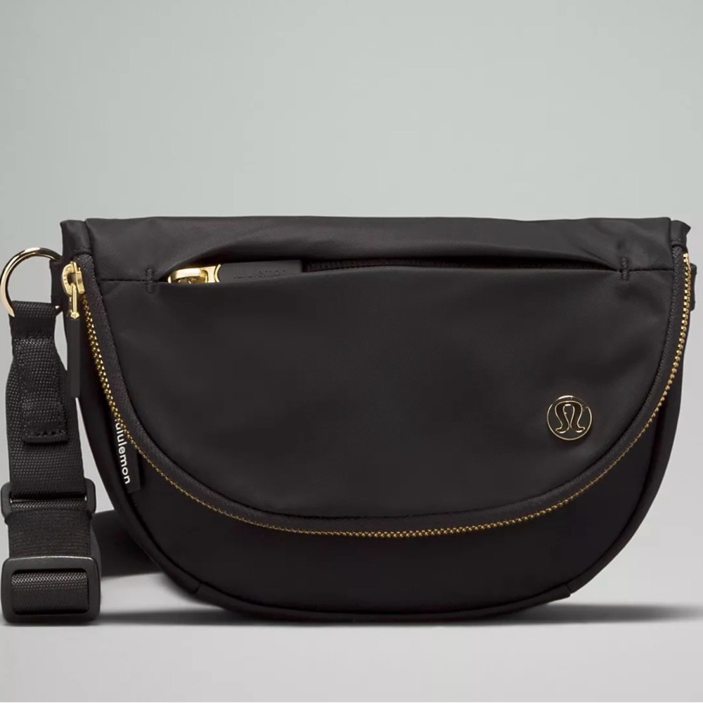 Lululemon black AllNight Festival Bag micro